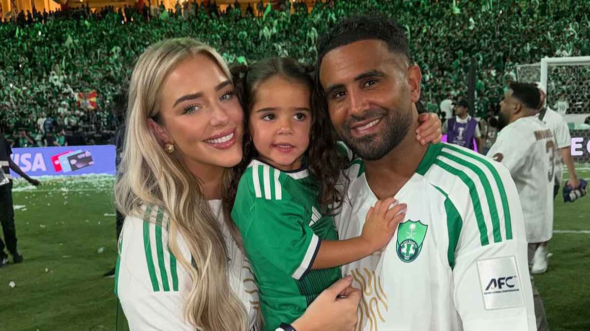 بقميص الأهلي السعودي.. ماذا قالت زوجة رياض محرز بعد التتويج بـ"النخبة"؟ (صور)