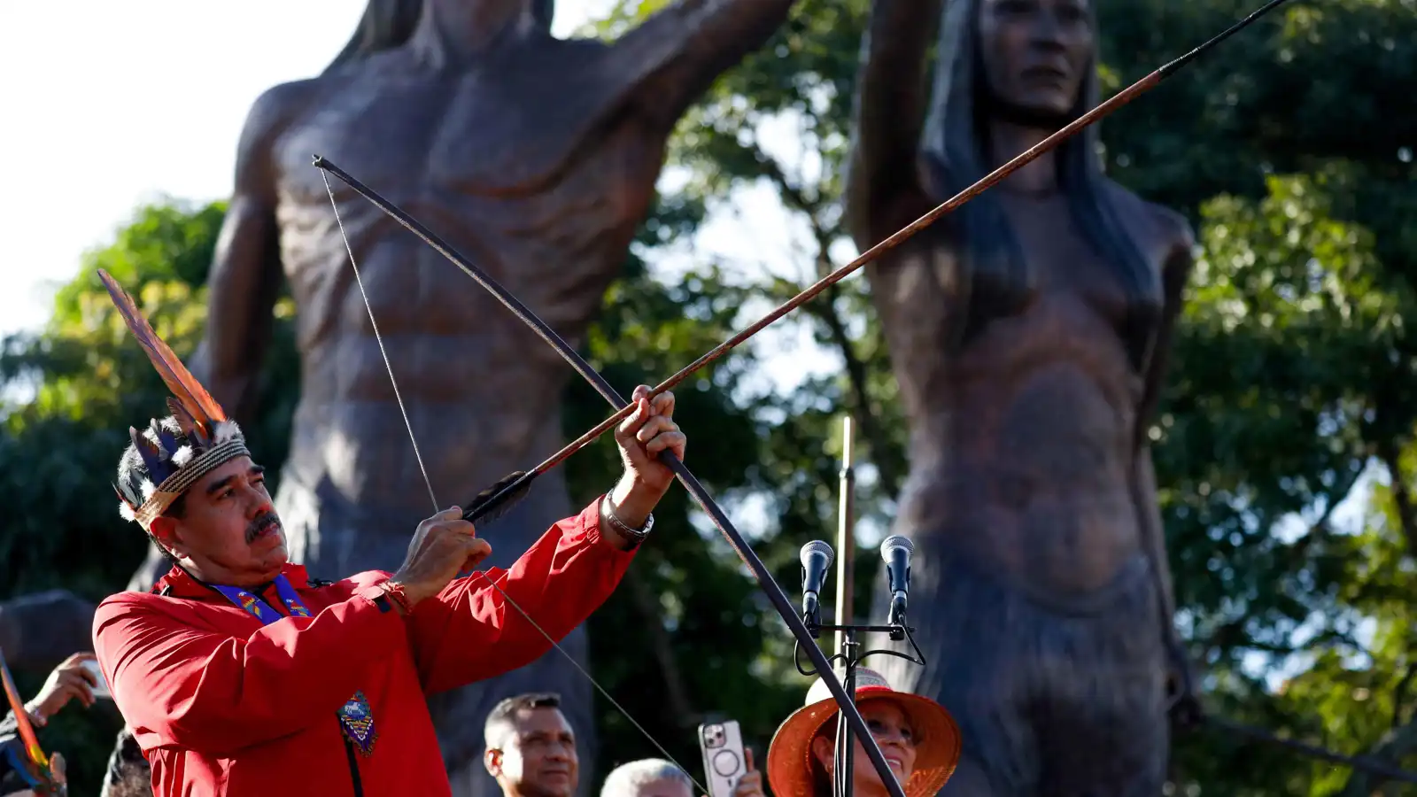 مادورو: نمتلك آلاف الصواريخ الروسية لمواجهة التهديدات الأمريكية