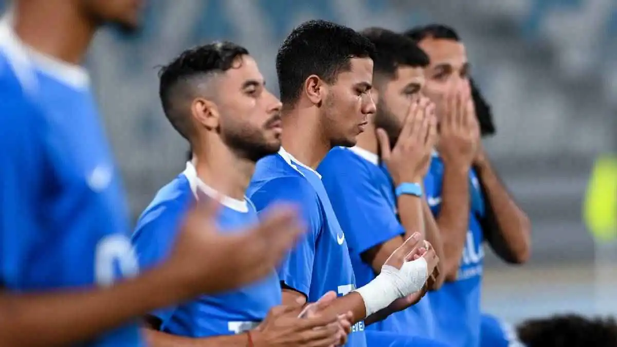 جون إدوارد يتدخل.. 4 أزمات تهدد صدارة الزمالك