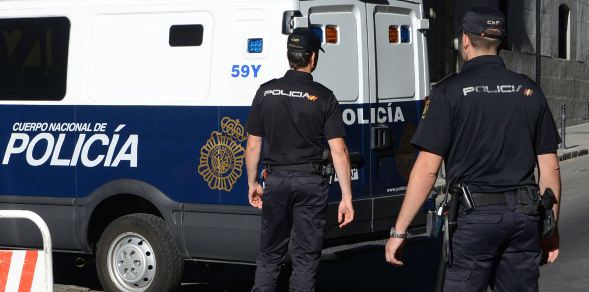 بالصور.. تفاصيل القبض على عارضة أزياء برفقة صديقها المليونير السعودي في إسبانيا