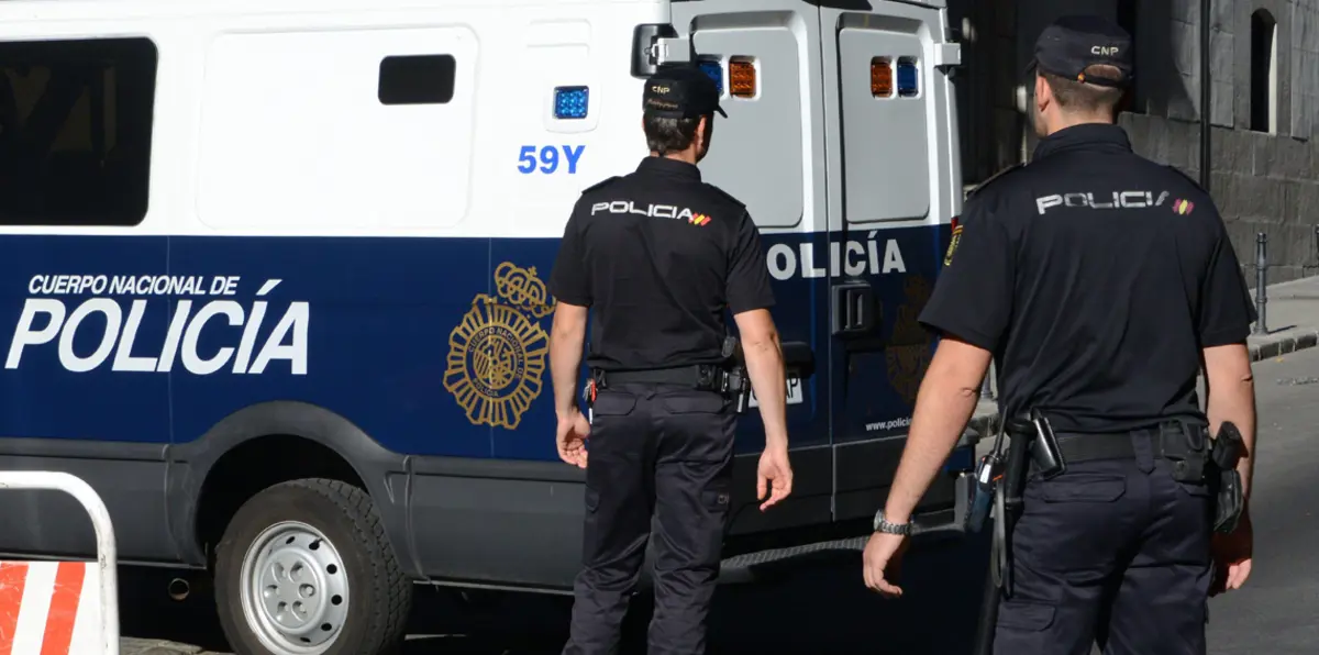 بالصور.. تفاصيل القبض على عارضة أزياء برفقة صديقها المليونير السعودي في إسبانيا