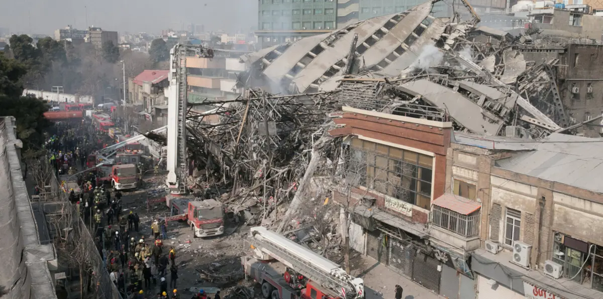 إيران.. ضحايا مركز "بلاسكو" التجاري يتظاهرون في طهران ضد الحكومة