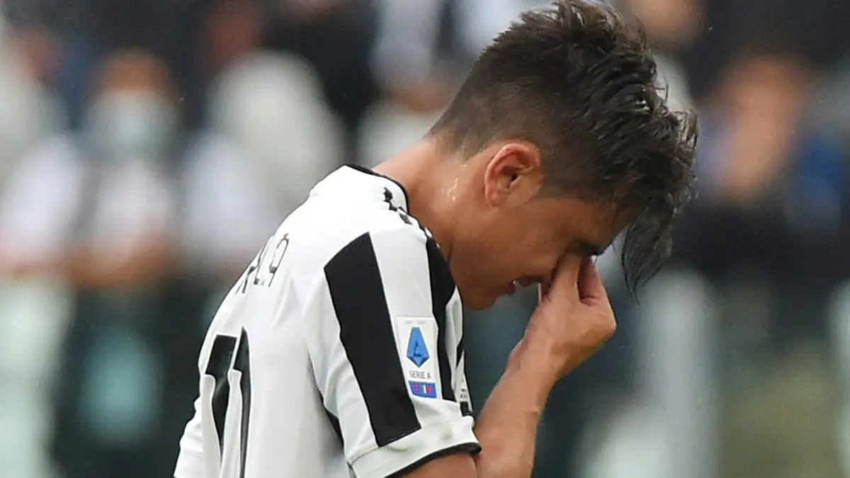 ديبالا يغادر الملعب باكيا خلال مباراة يوفنتوس وسامبدوريا (فيديو وصور)