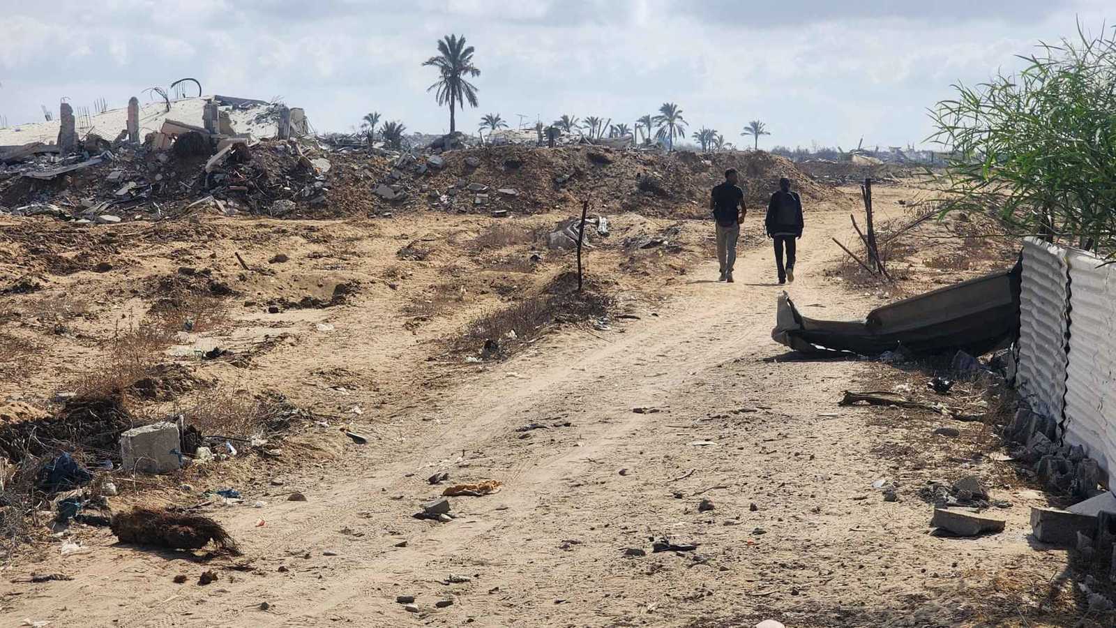 داخل "الخط الأصفر".. الجيش الإسرائيلي ينسف منازل جنوب وشمال قطاع غزة