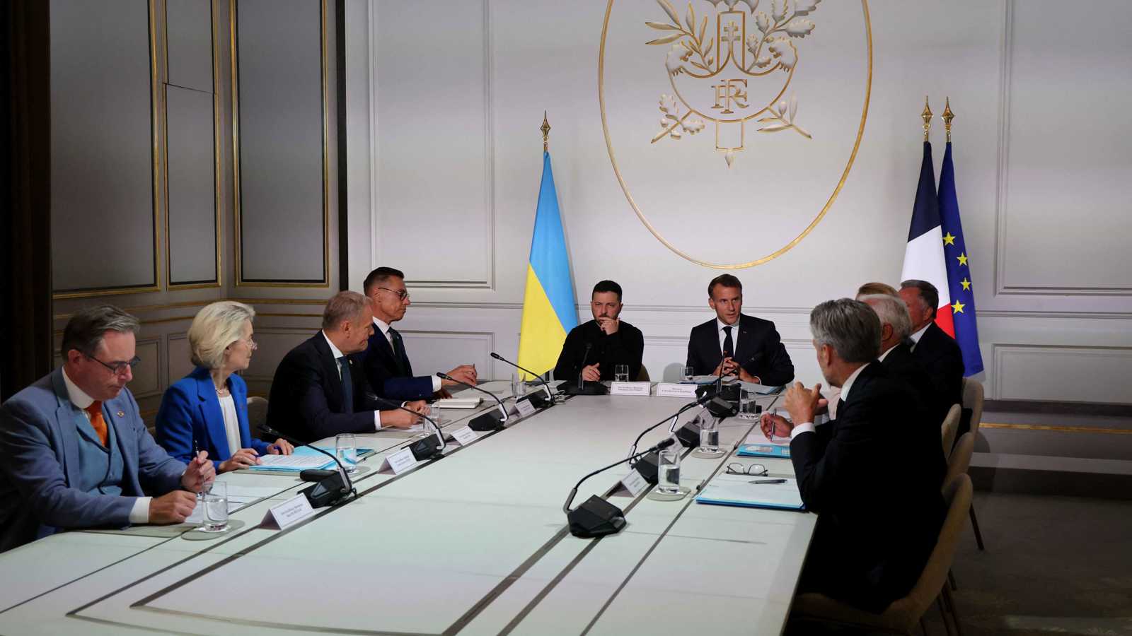 استطلاع: أقل من نصف الفرنسيين يؤيدون "تحالف الراغبين"