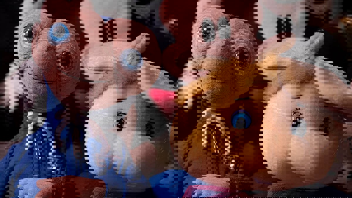 مئات "المرضى" كل أسبوع.. مستشفى في فنزويلا لعلاج الدمى