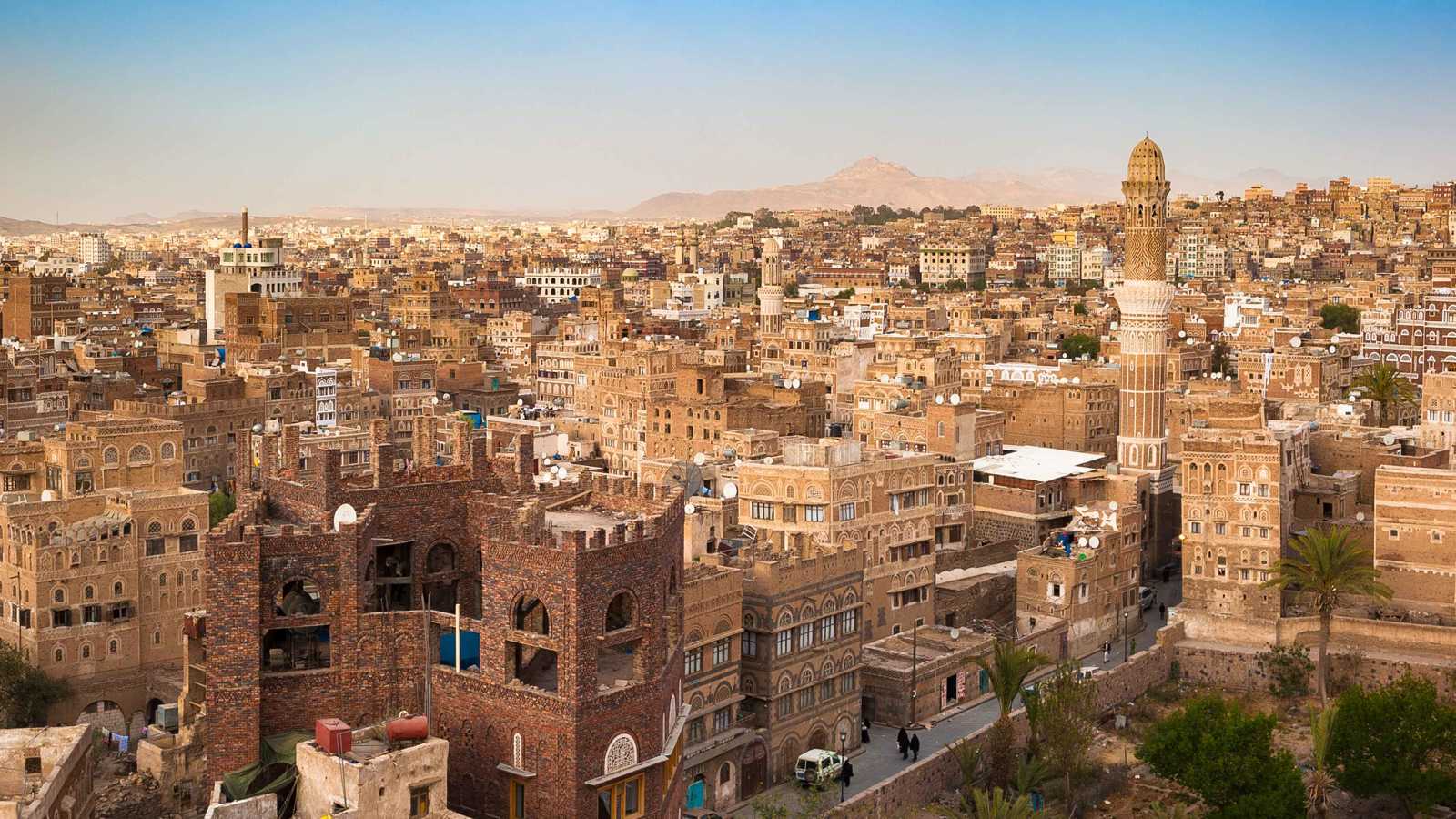 اليمن.. مقتل أسرة كاملة بإطلاق نار في صنعاء (فيديو)