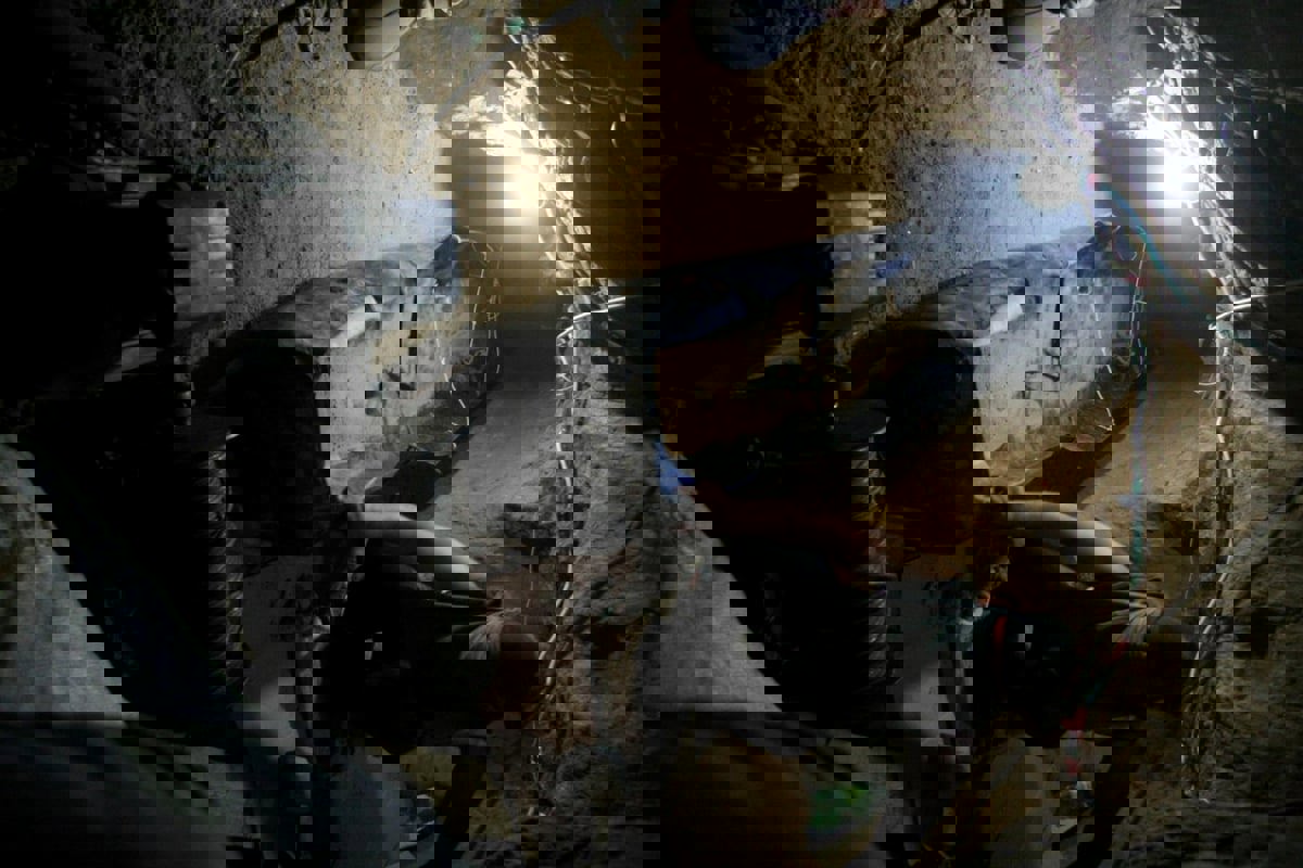 إغلاق الأنفاق يوقف مشاريع البنى التحتية في غزة