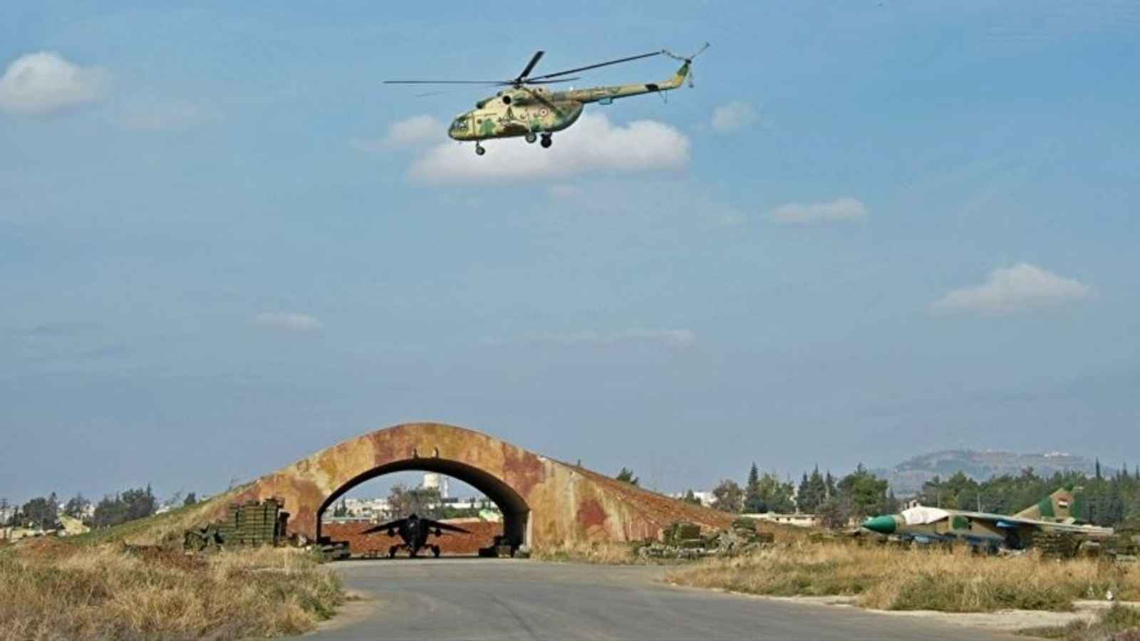 دوي انفجارات في مطار خلخلة العسكري جنوبي سوريا