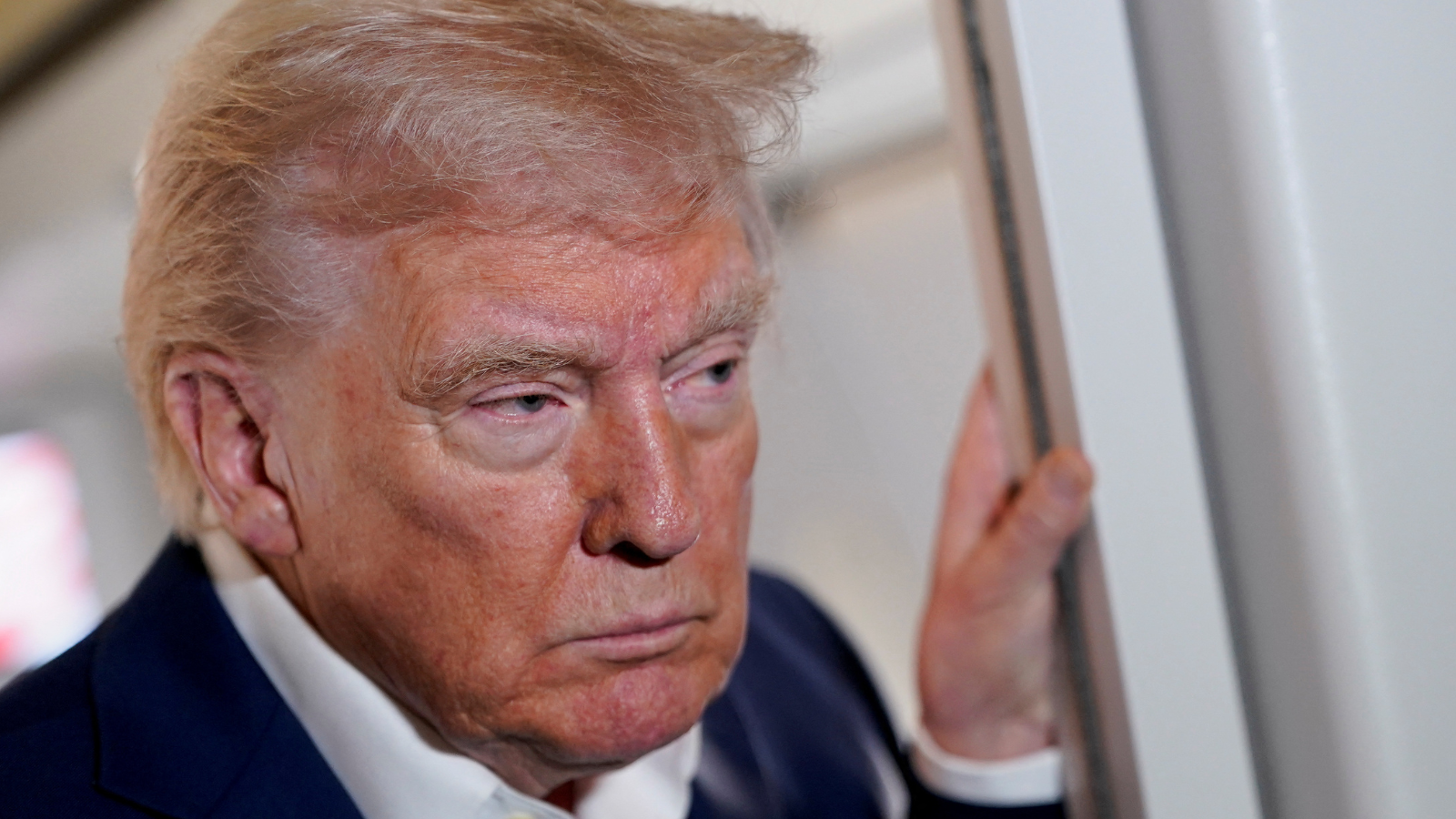 الرسوم الجمركية تهوي بشعبية ترامب إلى أدنى مستوى لها