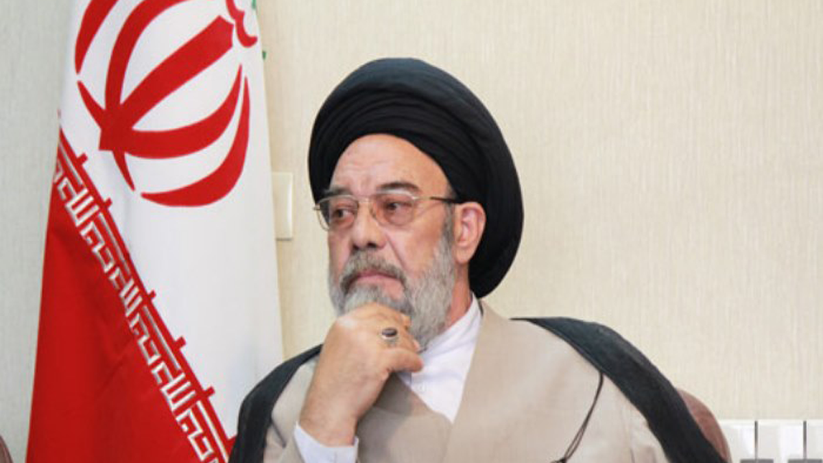 مقرب من خامنئي: يجب أن يتخذ الإيرانيون من الانتخابات السورية نموذجًا