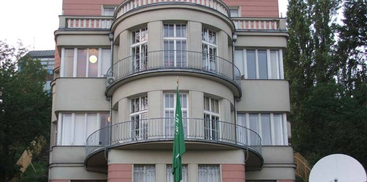 السعودية والإمارات تقيدان سفر رعاياهما إلى لبنان