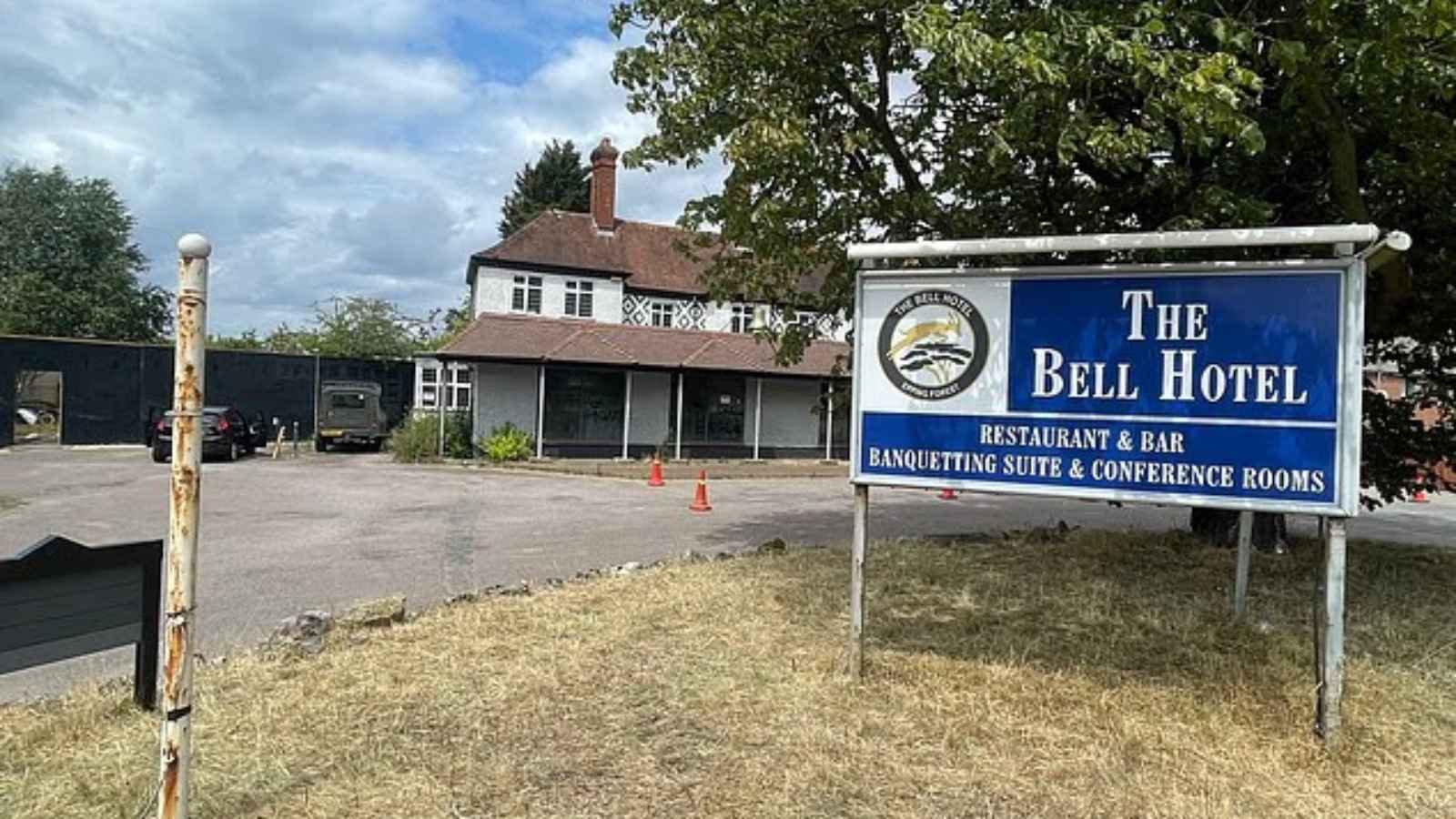 كيف فجر فندق أثري متهالك أزمة خطيرة في بريطانيا؟