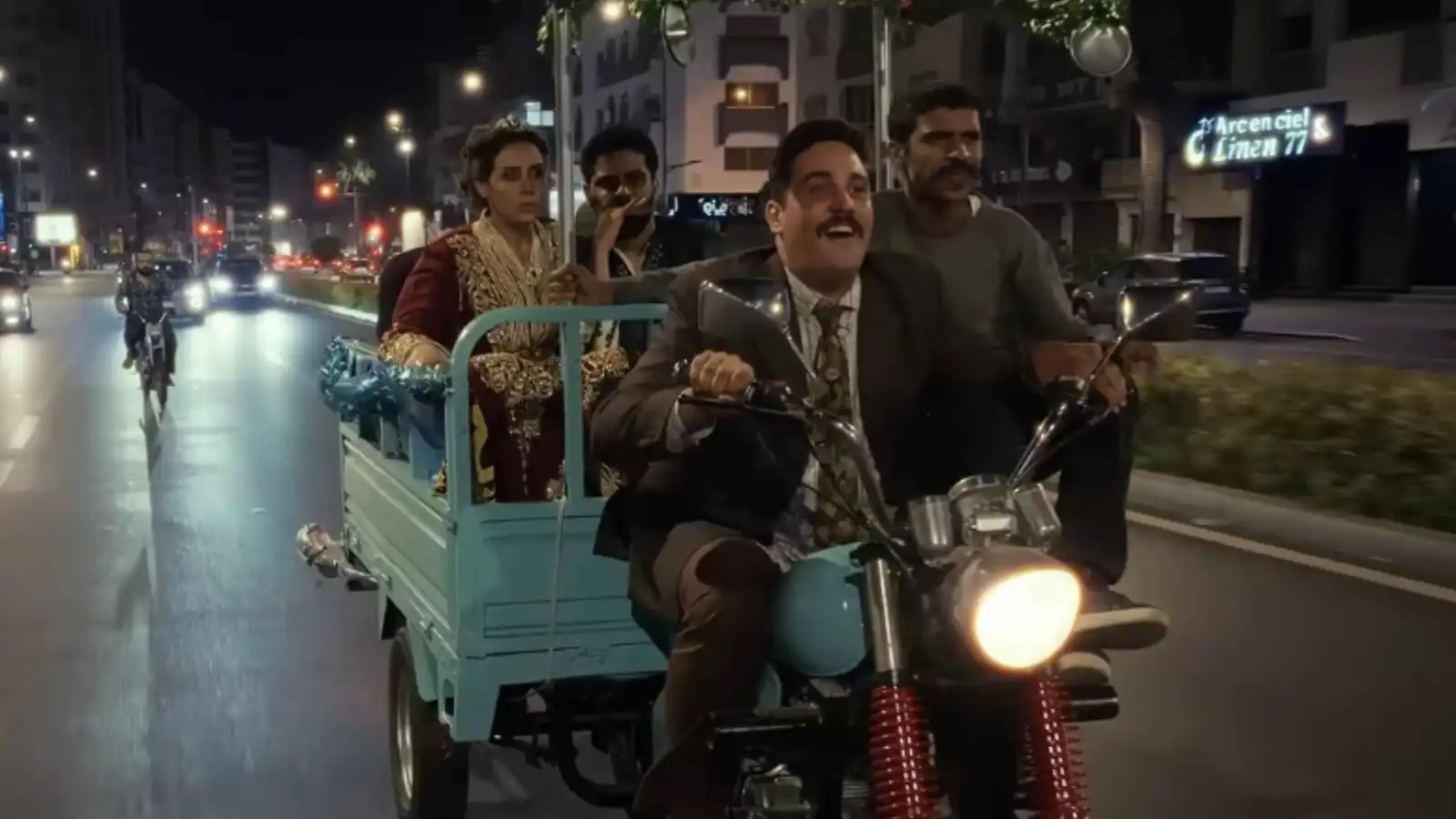 بإيرادات ضخمة.. كيف تربع الفيلم المغربي "2 رواح" على عرش السينما؟