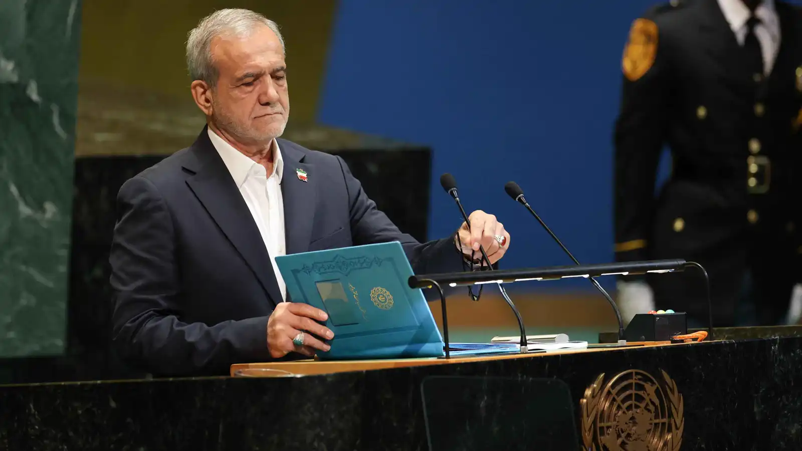 مصادر أمريكية: إيران "تناور" الغرب وتطور برنامجها النووي "سرا"