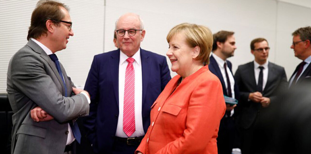 ألمانيا تحاول الخروج من أزمة فشل تشكيل حكومة برئاسة ميركل