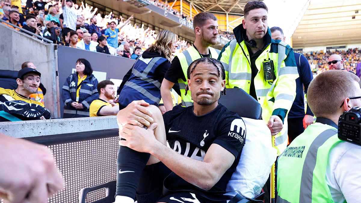 تأكد غيابه عن المونديال.. أول تعليق من الهولندي سيمونز بعد إصابته القوية 