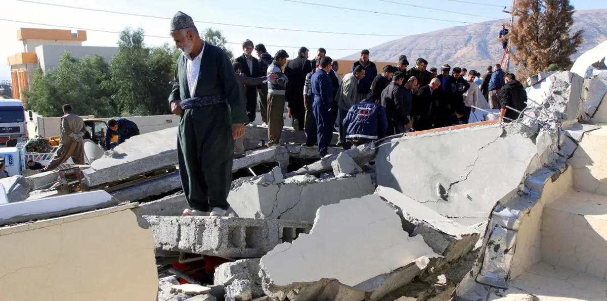 ارتفاع عدد ضحايا زلزال إيران إلى 530 قتيلًا