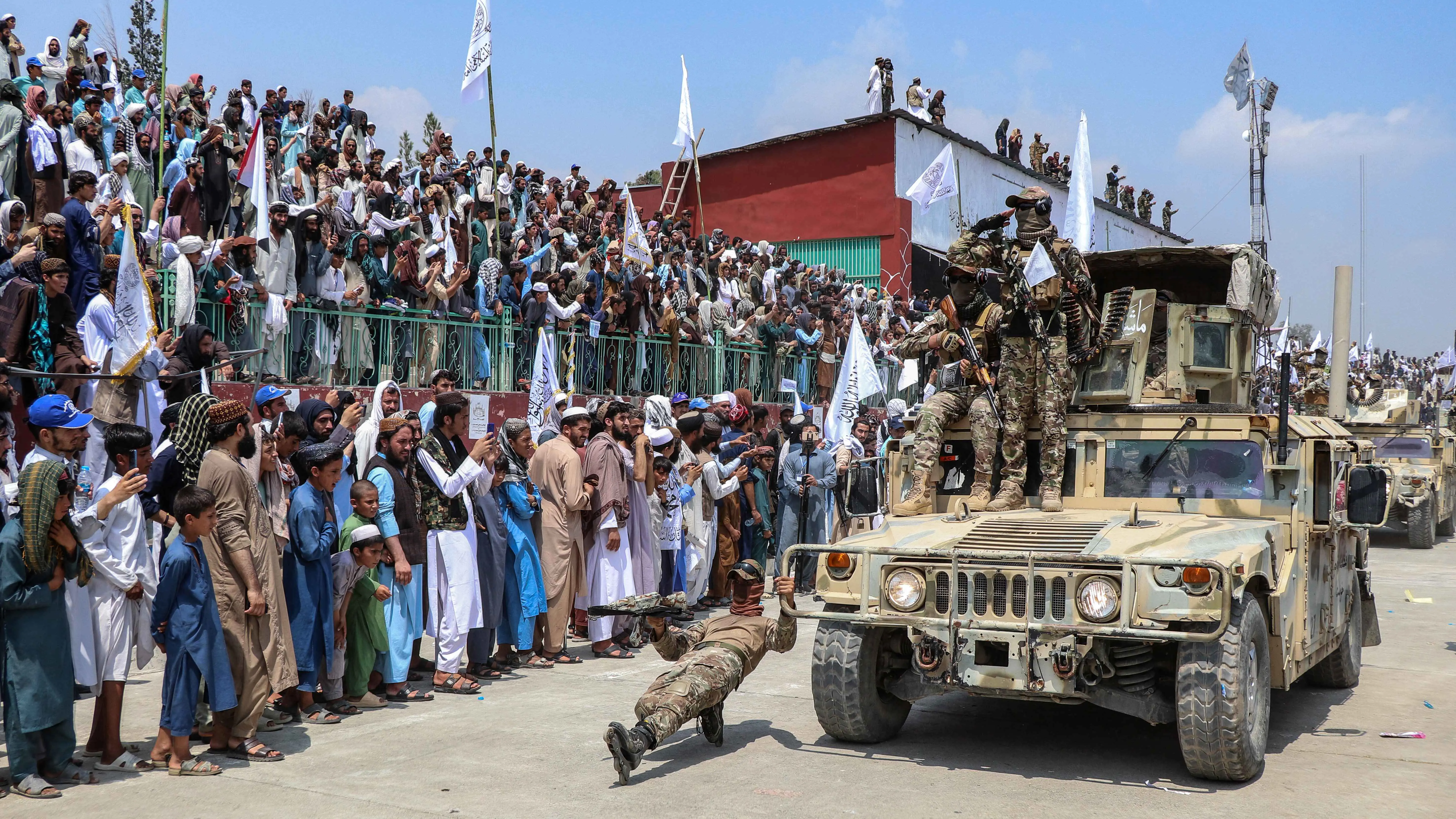 زعيم طالبان: تطبيق الشريعة هو "مسؤولية الحركة مدى الحياة"