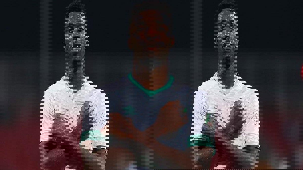 لماذا اختلفت رواية دجانيني والأهلي السعودي حول أزمة الراتب؟