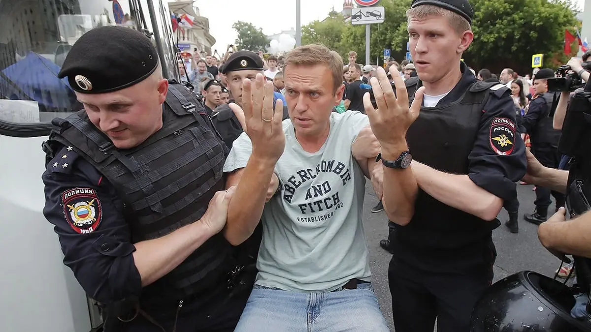 لافروف: علاقات روسيا والاتحاد الأوروبي تتدهور بسبب قضية نافالني