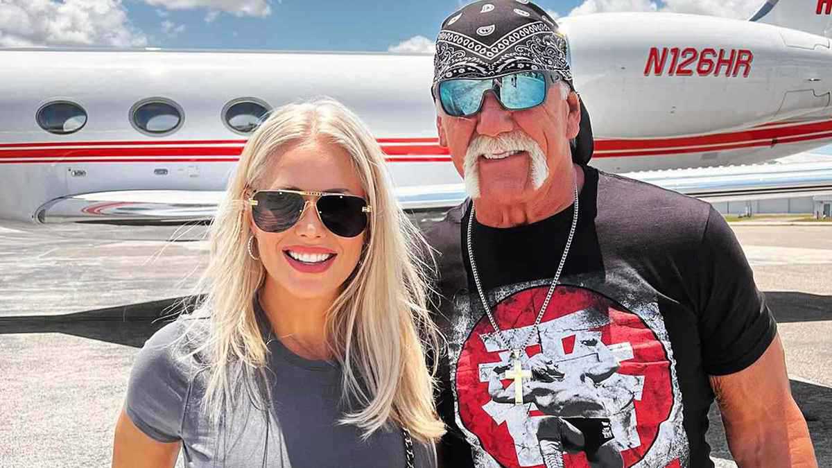 رسالة مؤثرة من زوجة هوجان بعد وفاته (صورة)