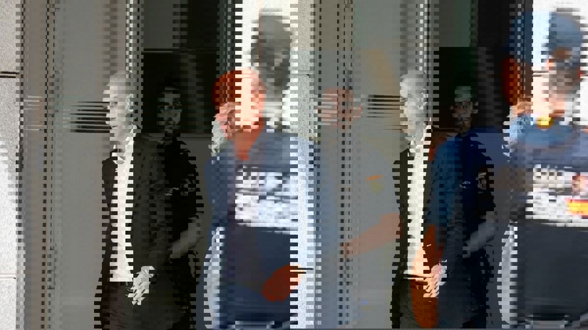 القبض على روبياليس رئيس اتحاد الكرة الإسباني السابق (فيديو)