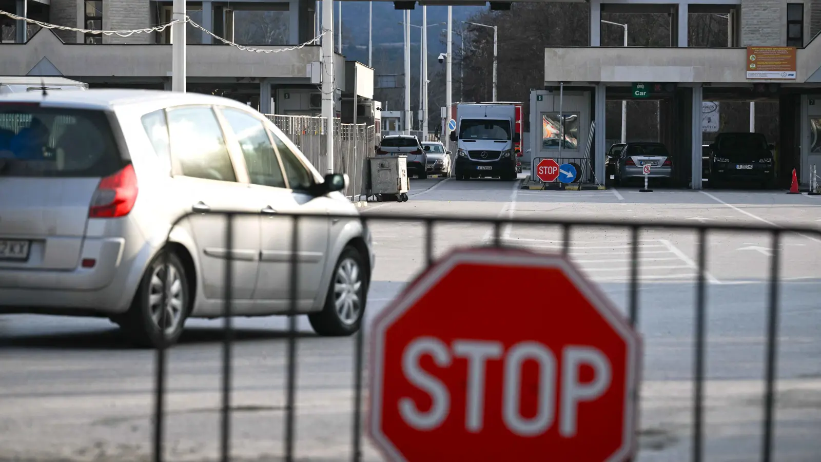 "تصدع شنغن".. هل باتت حرية التنقل في أوروبا على المحك؟