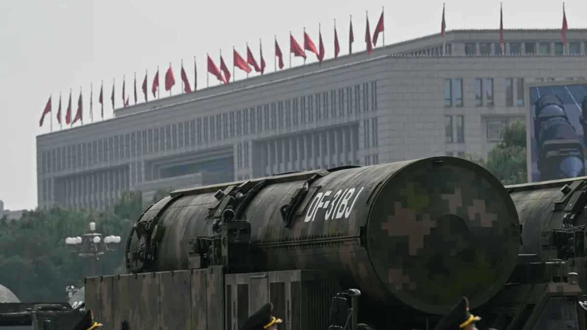 سباق الردع يتسارع.. ماذا يعني تحميل الصين 100 صاروخ نووي في "الصوامع"؟