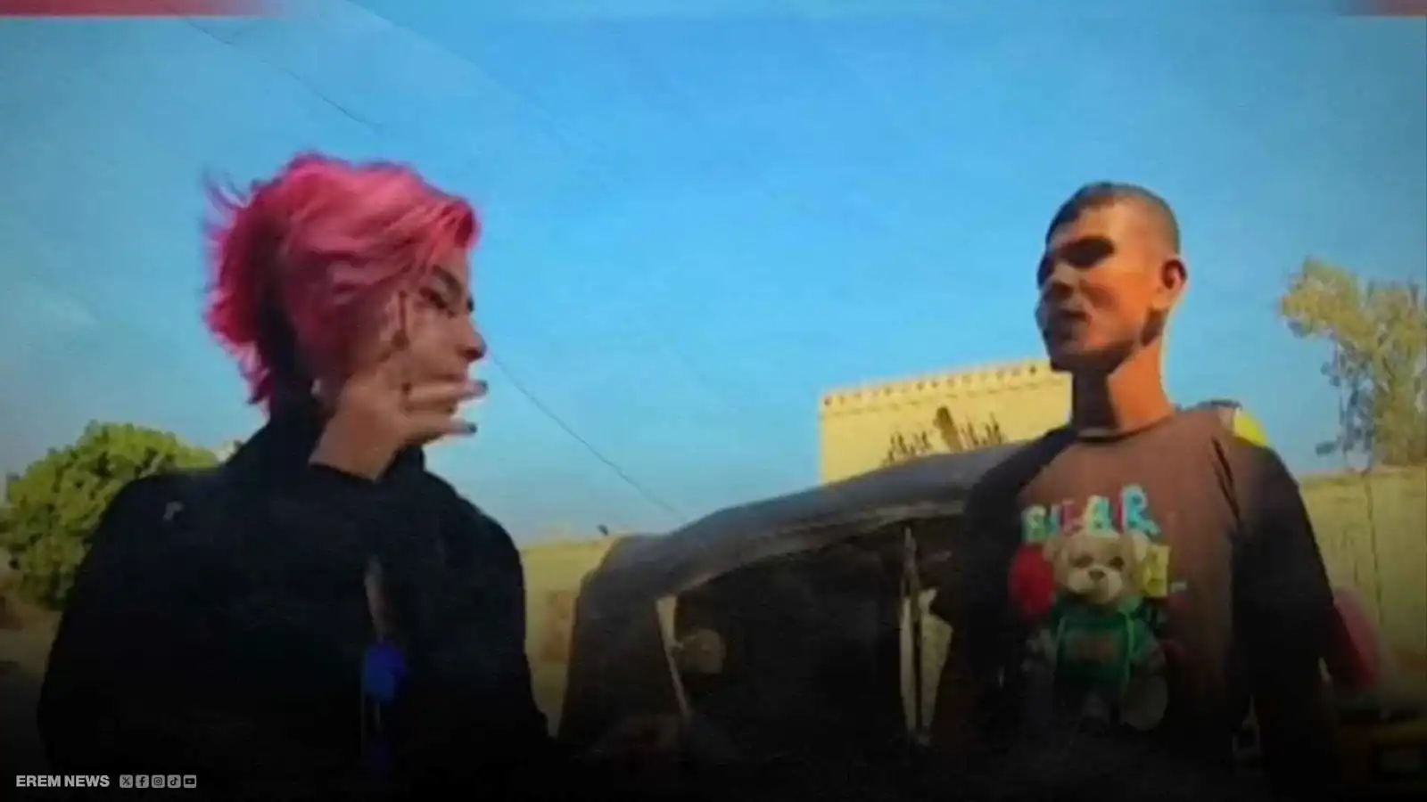 السائحة مع سائق التوك توك