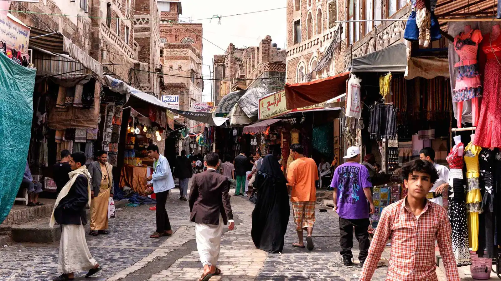 وسط دعوات لتحرك عاجل.. مشروع حوثي إيراني يهدد بنقل بيانات ملايين اليمنيين لطهران