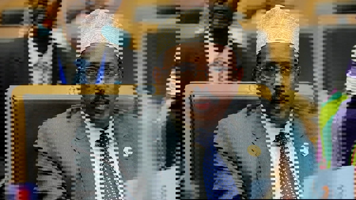 قوات موالية للمعارضة ترفض العودة إلى ثكناتها قبل تنحي الرئيس الصومالي