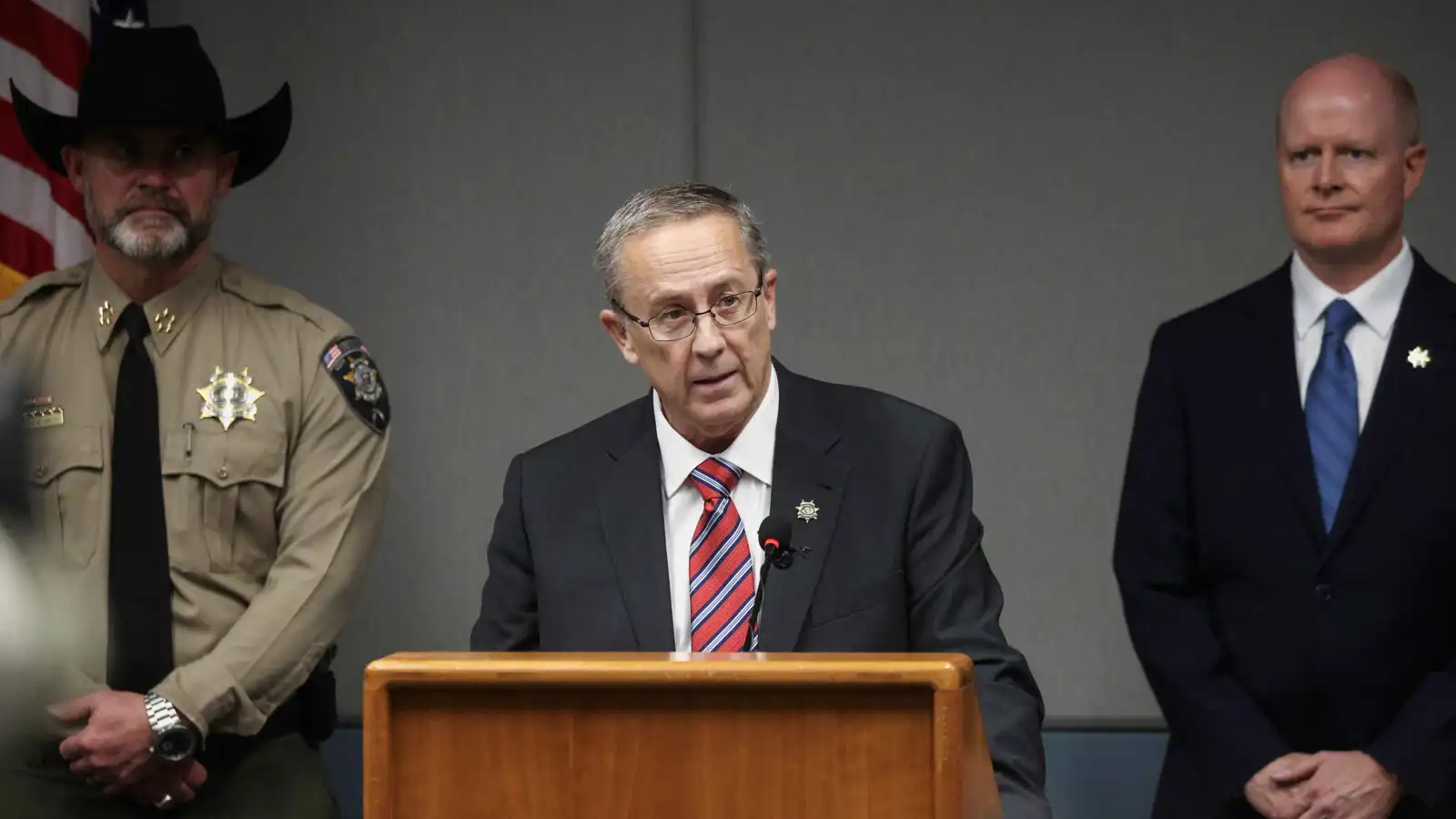 توجيه تهمة القتل لتايلر روبنسون في قضية اغتيال تشارلي كيرك