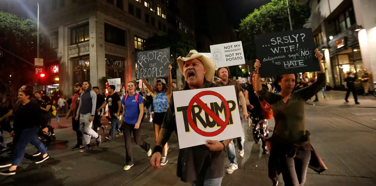 استطلاع: 57% من الأمريكيين يرون أن ترامب "عنصري"‎