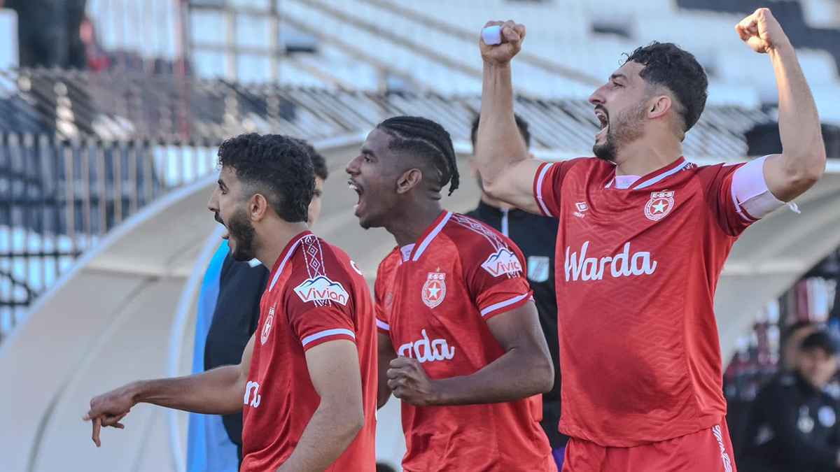 شكك في الـVAR.. النجم الساحلي يشعل كلاسيكو الترجي مبكرا