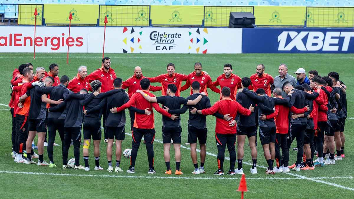 اسم مفاجئ.. الأهلي المصري يحسم التعاقد مع مدرب جديد