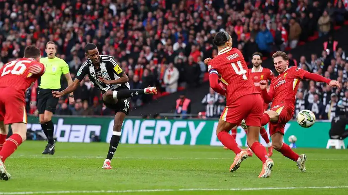 حطم أهم أسلحته.. هل ينتقم نيوكاسل من ليفربول؟