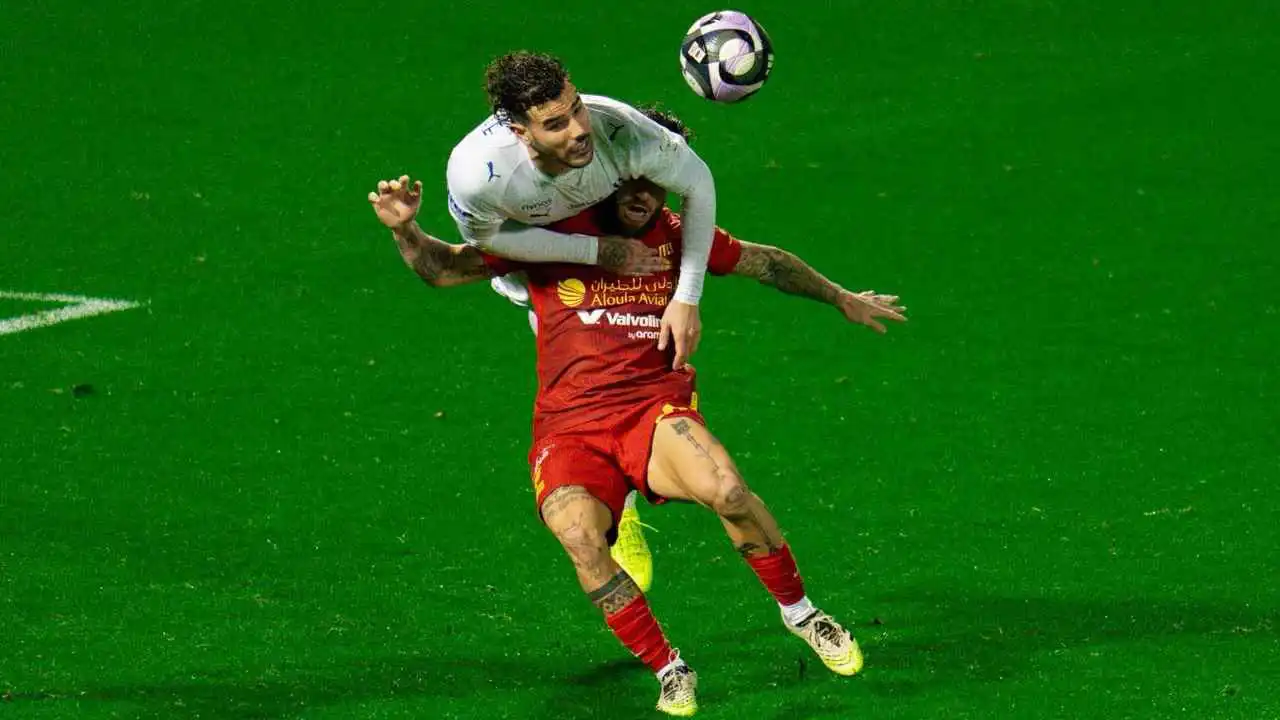 بحسن نية.. القادسية يسخر من حكم مباراة الهلال بتغريدة نارية (صورة)