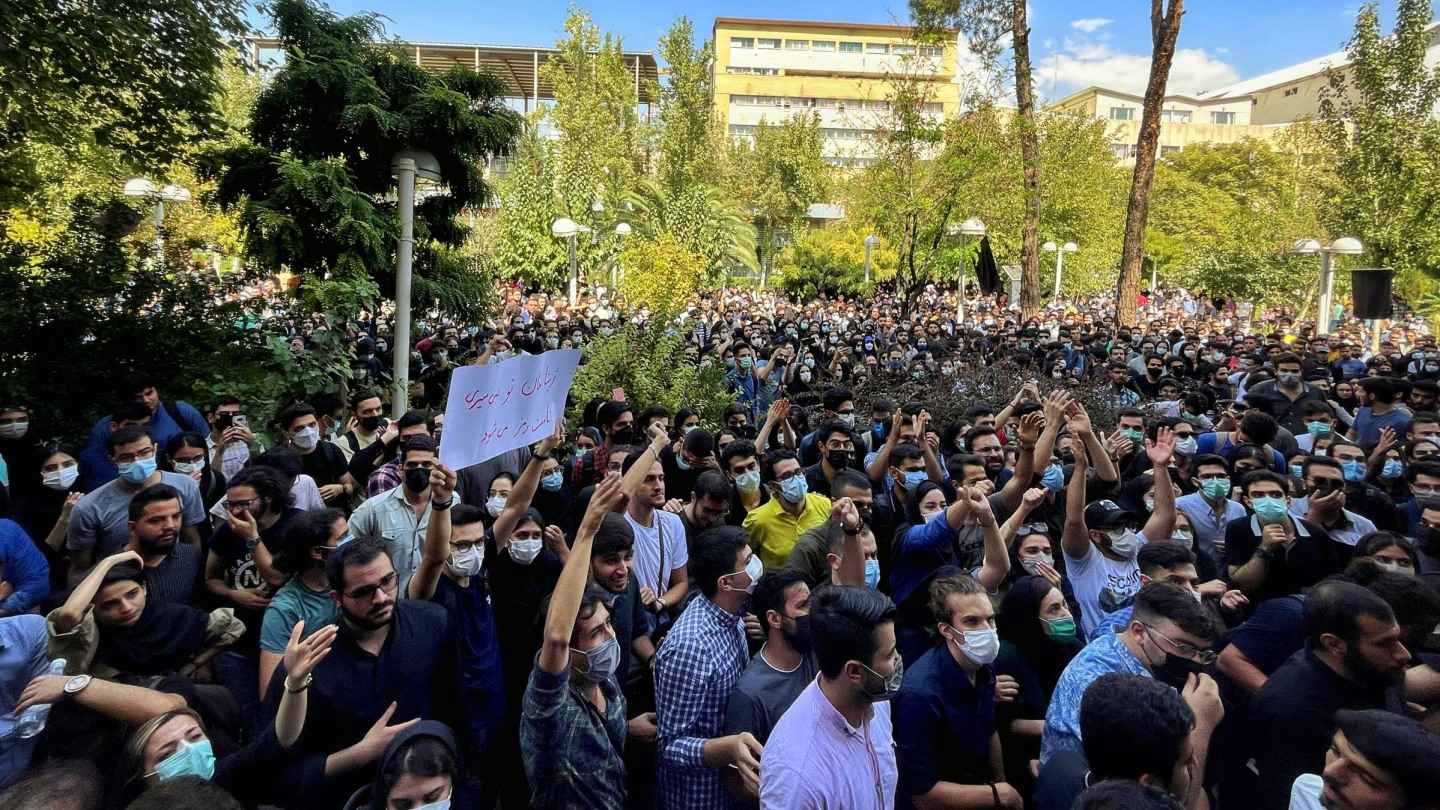 طهران تتهم واشنطن وتل أبيب بلعب دور في تأجيج الاحتجاجات (فيديو)
