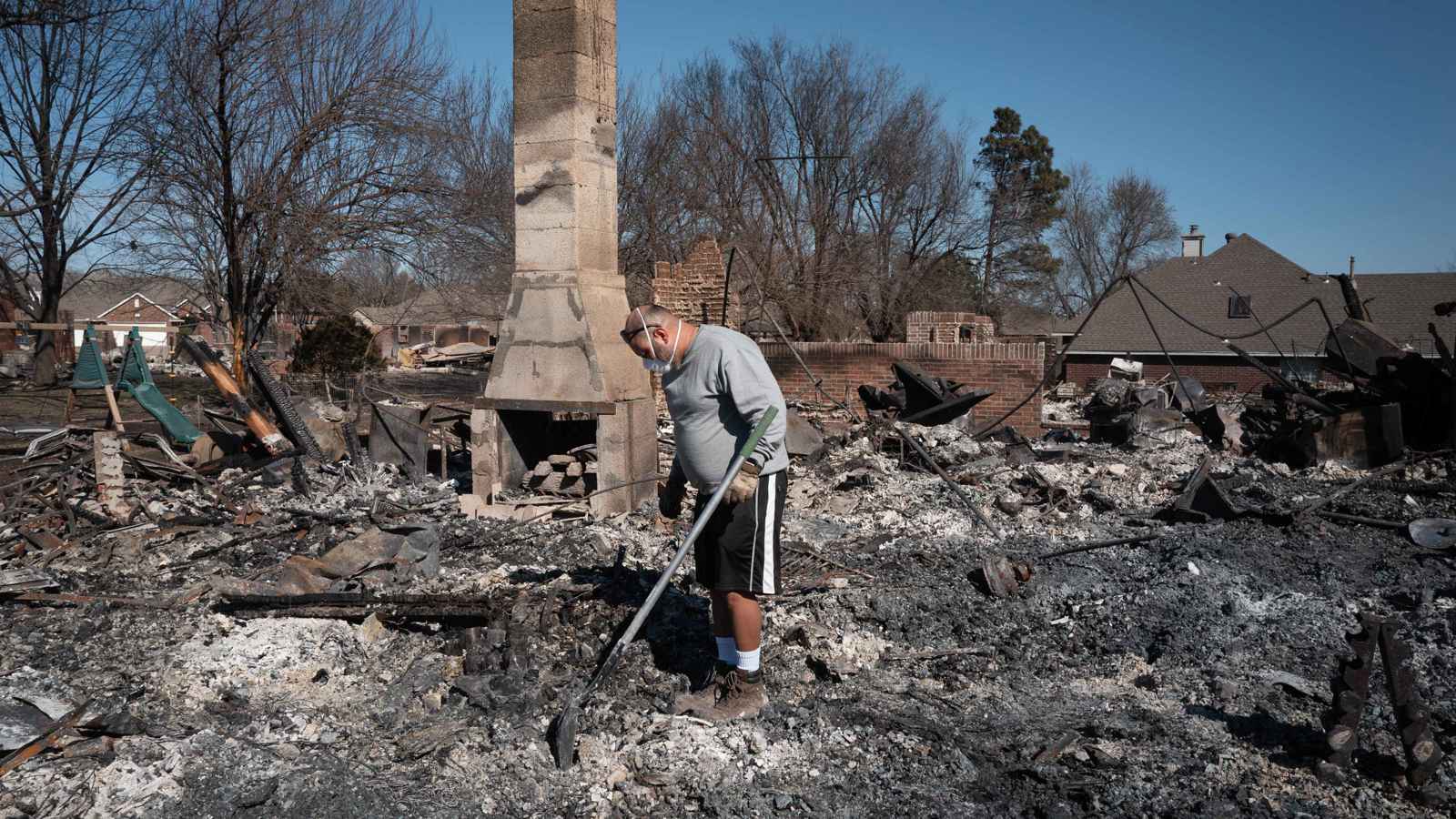 ضربت وسط الولايات المتحدة.. العواصف والأعاصير تخلف 36 قتيلا