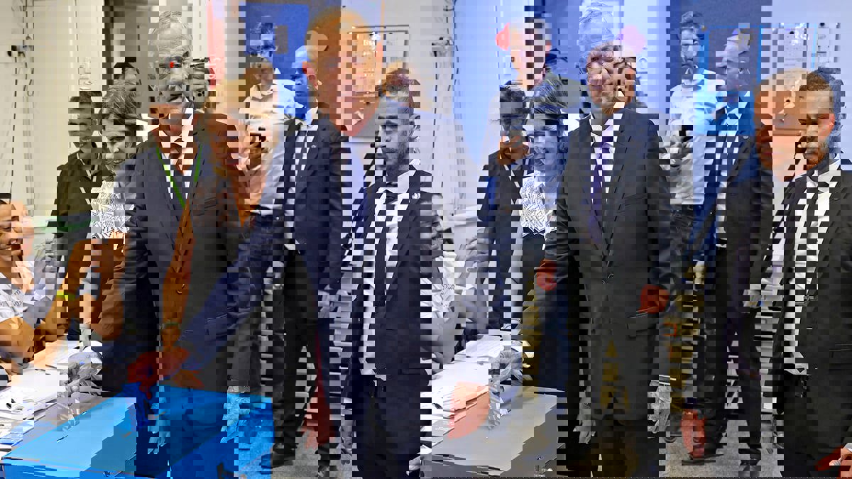 في أول تعليق بعد خسارة تحالفه الانتخابي.. غانتس يدعو لتشكيل "حزب وسطي" عابر للكتل السياسية