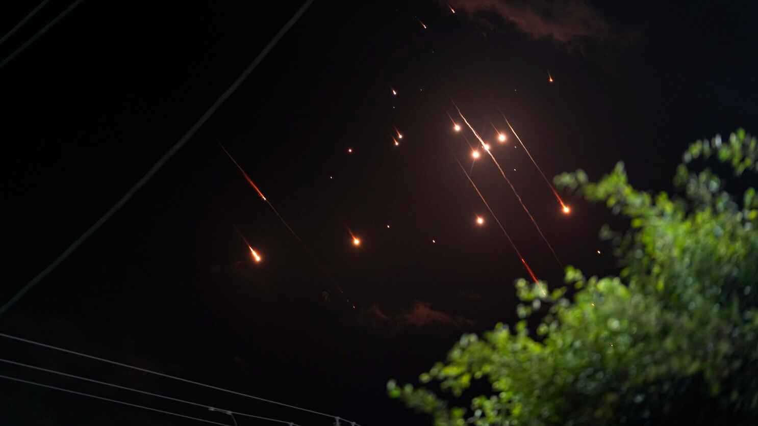 بعد 4 أشهر من الحرب.. أشباح الصواريخ الإيرانية تطارد المؤسسات الحيوية بإسرائيل