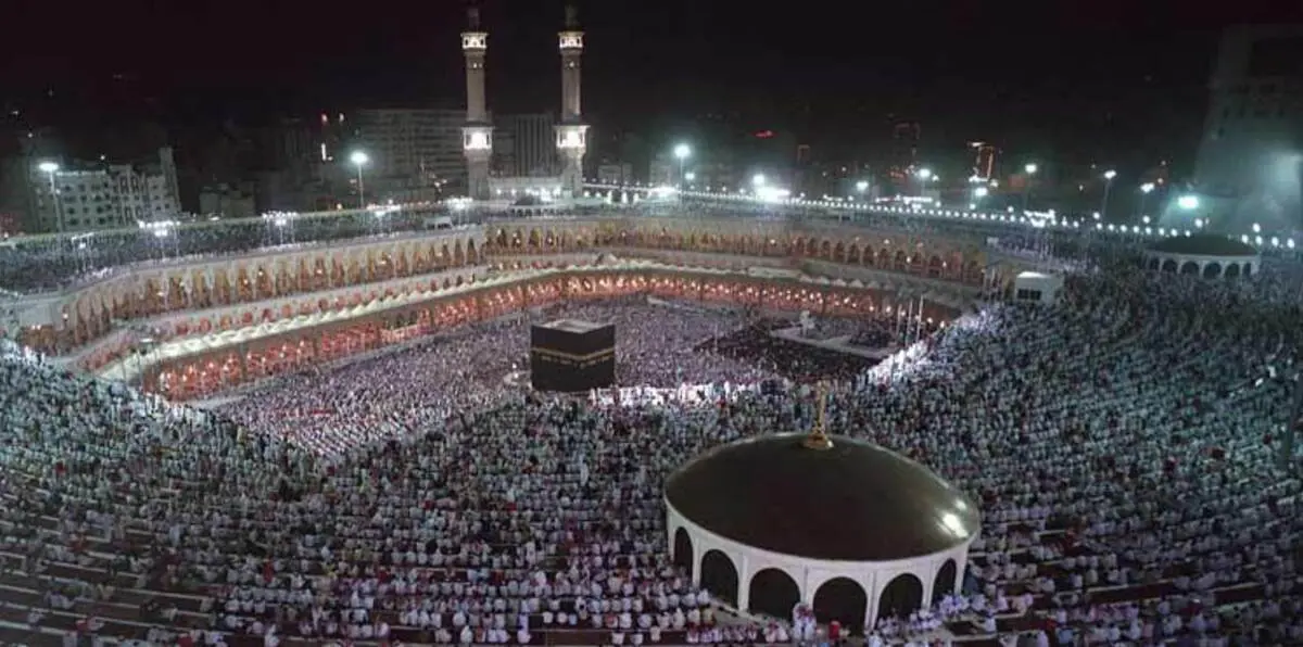 شاهد.. السعودية تجري تغييرًا على كسوة الكعبة هو الأول من نوعه