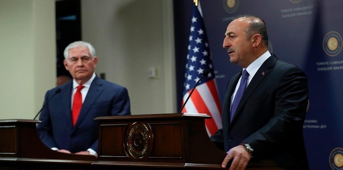 وزيرا خارجية تركيا والولايات المتحدة يبحثان أزمة التأشيرات بين البلدين 