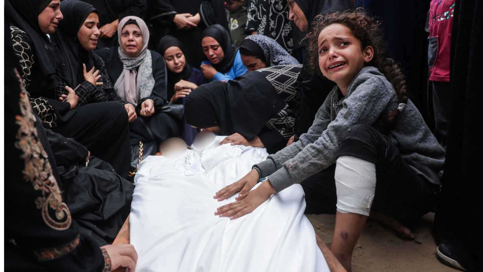 بينهم 35 طفلا.. ارتفاع عدد القتلى بالغارات الإسرائيلية الأخيرة على غزة