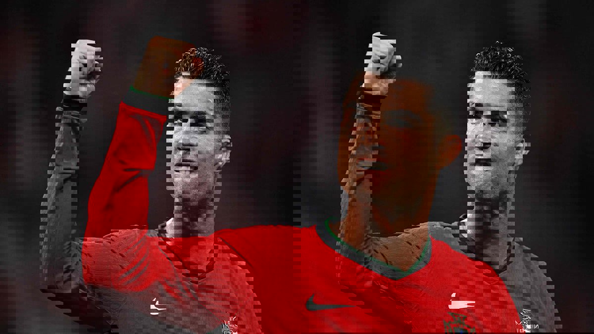 رونالدو يكسر البروتوكول مع انطلاق مباراة البرتغال والتشيك (صورة)