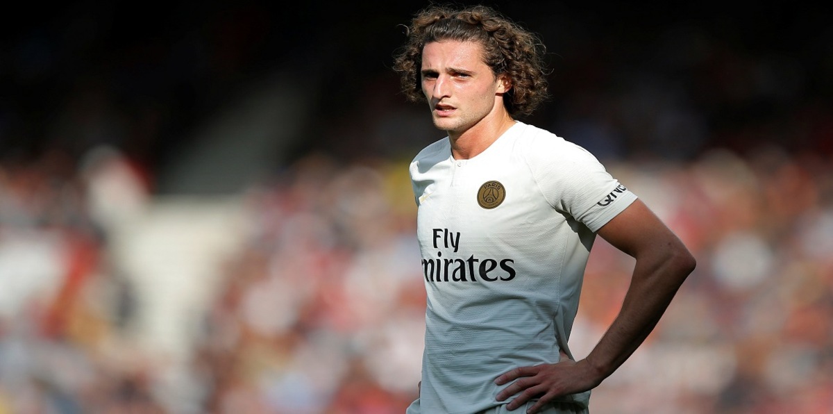 باريس سان جيرمان يدرس تقديم شكوى ضد نادي برشلونة