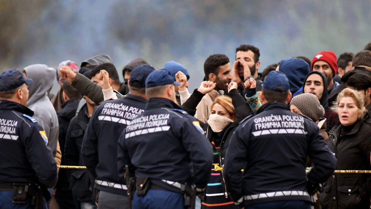 الصليب الأحمر: المهاجرون في البوسنة ينامون في العراء وبعضهم مات