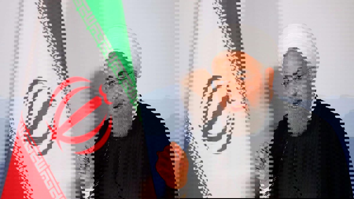 روحاني يدعو أمريكا لوقف العقوبات لمدة عام واحد