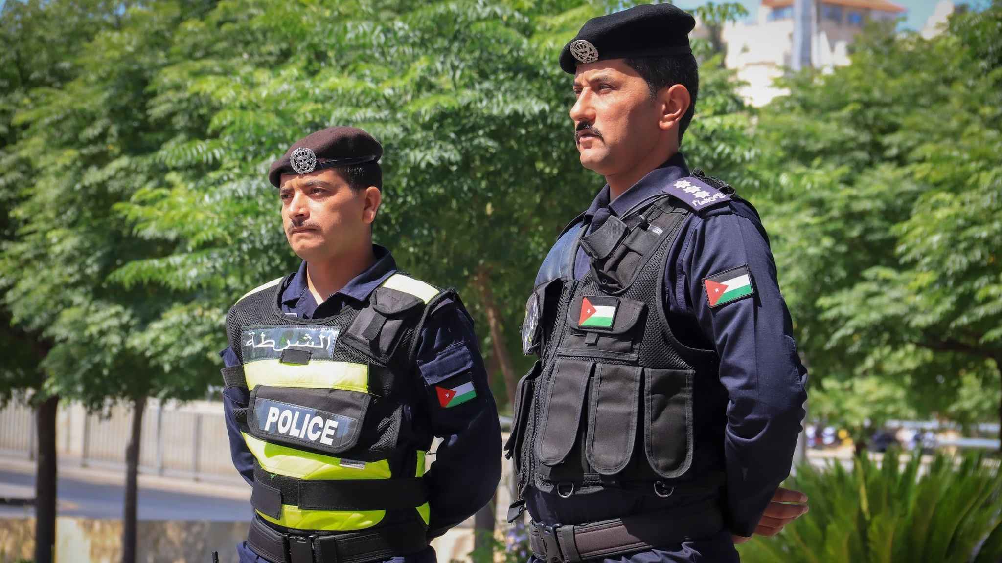 الأمن الأردني يضبط سائقاً سمح لابنه الحدث بقيادة حافلة (فيديو)